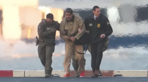 Καθ΄οδόν προς το δικαστήριο ο Νικολάς Μαδούρο (ΒΙΝΤΕΟ)