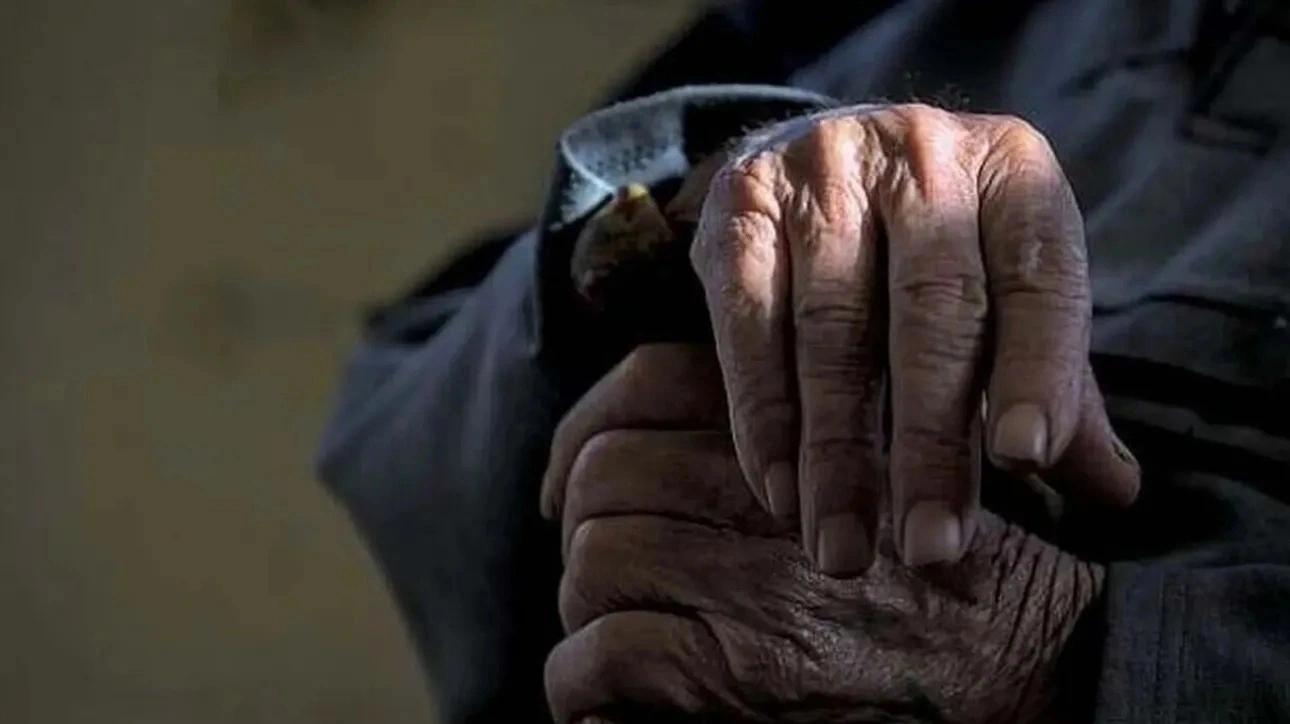 Thessaloniki: 98-Year-Old Victim of Scam - Lost 370 Gold Sovereigns