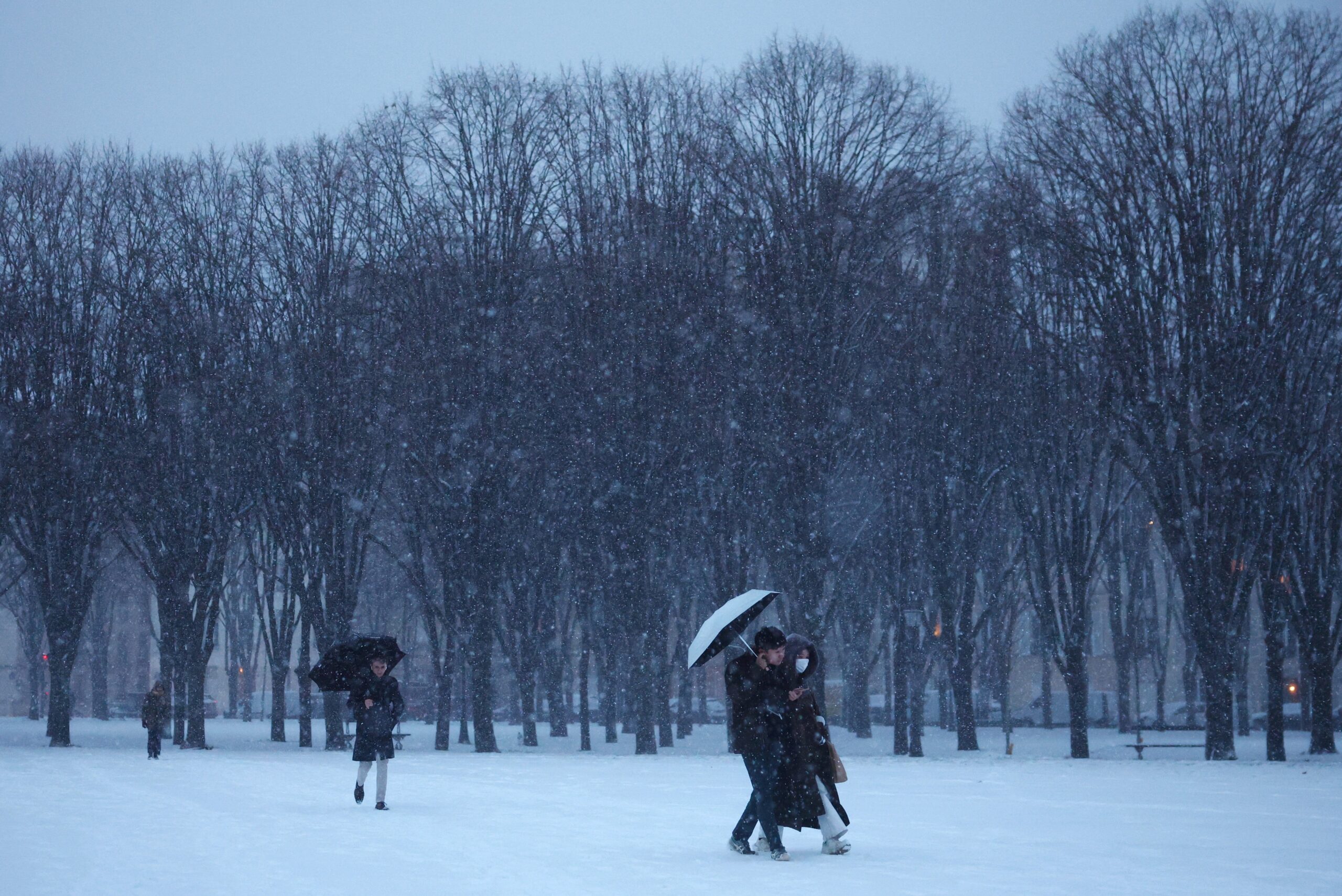 Καταιγίδα Γκορέτι: Συνεχίζονται οι ακυρώσεις πτήσεων σε Γαλλία και Ολλανδία