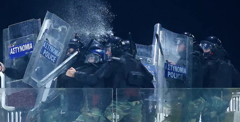 Προχωρεί σε καταγγελία για τα επεισόδια η Ανόρθωση-«Κρατούσα  μωρό 3 χρονών»