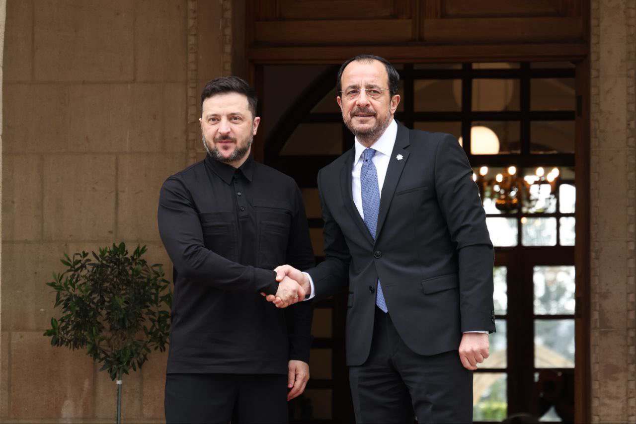 &Sigma;&upsilon;&nu;ά&nu;&tau;&eta;&sigma;&eta; &Chi;&rho;&iota;&sigma;&tau;&omicron;&delta;&omicron;&upsilon;&lambda;ί&delta;&eta; - &Zeta;&epsilon;&lambda;έ&nu;&sigma;&kappa;&iota;: &Eta; &Omicron;&upsilon;&kappa;&rho;&alpha;&nu;ί&alpha; &alpha;&pi;&omicron;&tau;&epsilon;&lambda;&epsilon;ί &kappa;&epsilon;&nu;&tau;&rho;&iota;&kappa;ή &pi;&rho;&omicron;&tau;&epsilon;&rho;&alpha;&iota;ό&tau;&eta;&tau;&alpha;