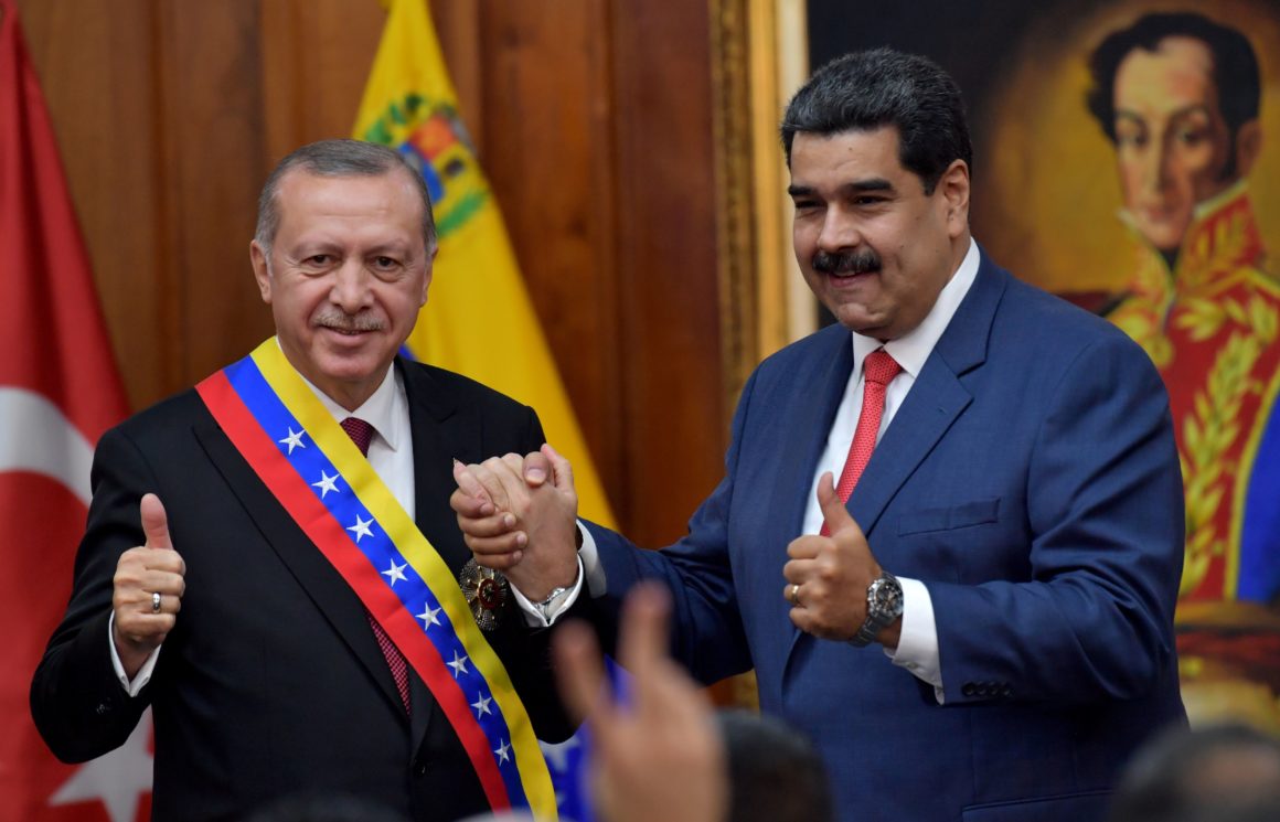 Erdogan Denies Offering 'Safe Passage' to Maduro