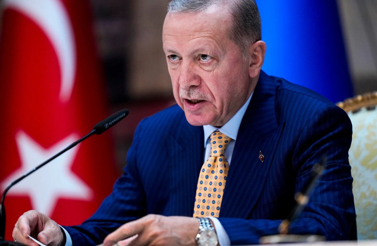 Erdogan's Warning: "Whoever is not at the table is on the menu"