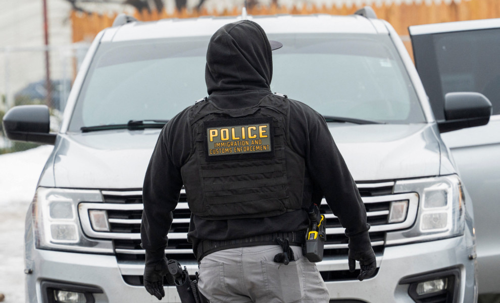 US: ICE Officer Shoots and Kills Woman