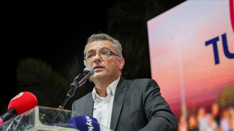 Αυτή είναι η διαπραγματευτική ομάδα του Ερχιουρμάν για το Κυπριακό (ΦΩΤΟ)