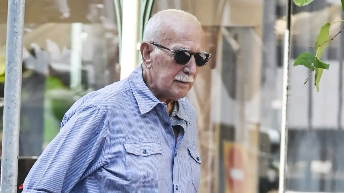 Το τελευταίο αντίο στον Γιώργο Παπαδάκη στο αποτεφρωτήριο Ριτσώνας (pics)