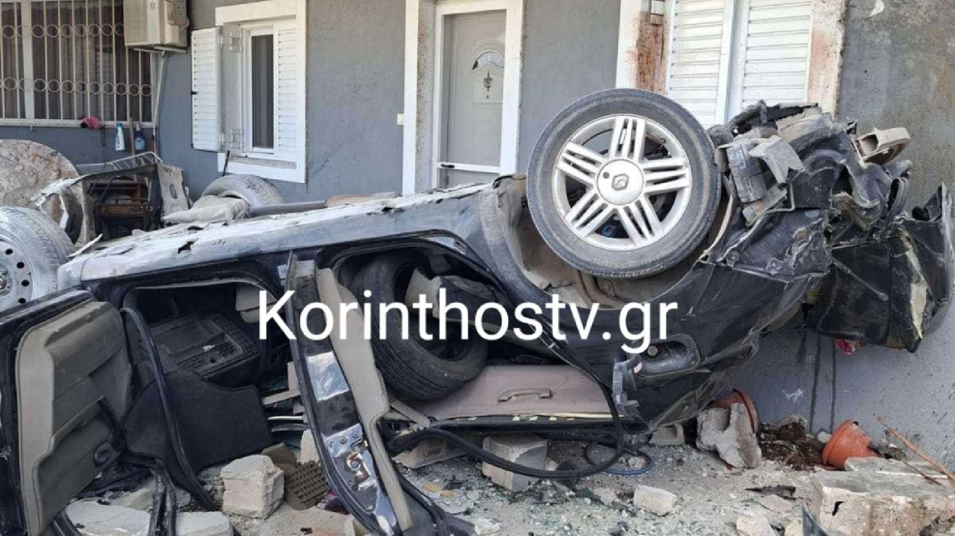 ΒΙΝΤΕΟ: Μοιραίο τροχαίο στην Κορινθία - Νεαροί προσέκρουσαν με μεγάλη ταχύτητα