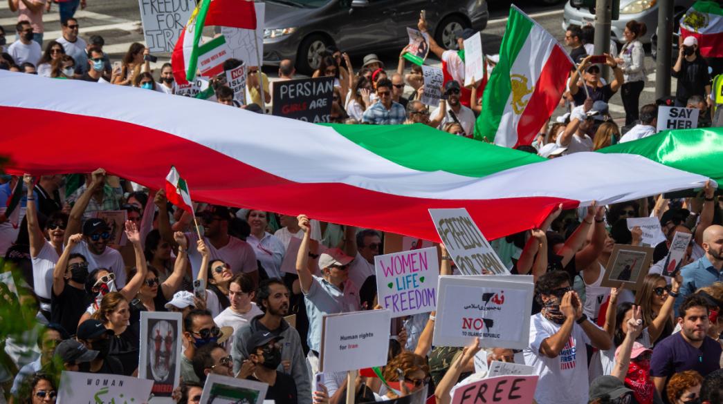 Iran: Macron, Starmer and Scholz Condemn "Killing of Protesters"