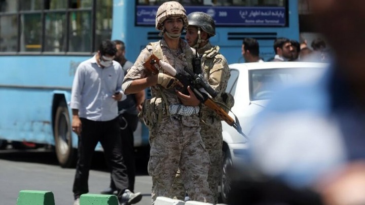 Ιράν: Ο στρατός ορκίζεται να υπερασπίσει τα εθνικά συμφέροντα