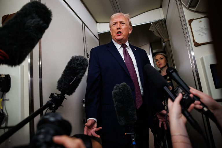 Τραμπ: Το Ιράν «θέλει να διαπραγματευτεί» και προετοιμάζεται πιθανή συνάντηση