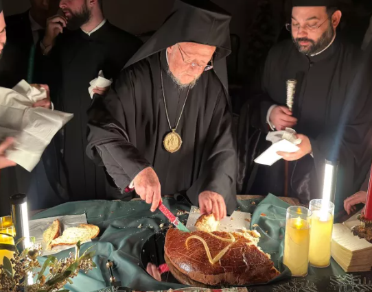 Αναποδιές στην κοπή της πίτας ομογενών της Κωνσταντινούπολη «Κακός οιωνός»