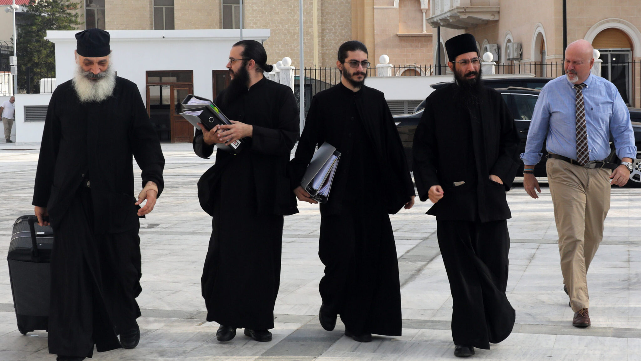 Τέως κληρικοί Αββακούμ: Συνεχίζουν να τελούν Μυστήρια-Οι οδηγίες της Εκκλησίας
