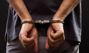 Τσάκωσαν 68χρονο με 993 φύλλα εμποτισμένα με ναρκωτικά