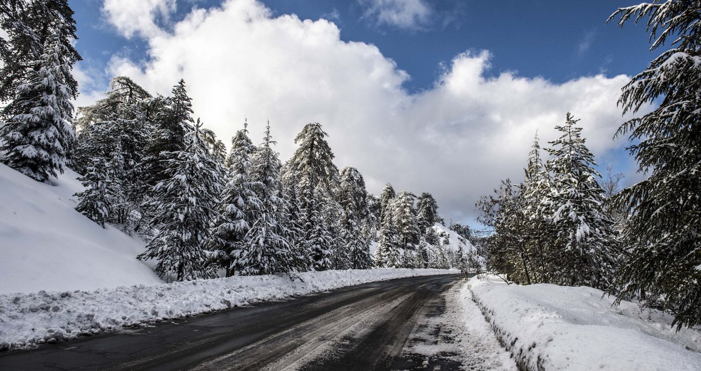 Ανοικτοί μόνο για οχήματα 4Χ4 ή με αντιολισθητικές οι δρόμοι προς το Τρόοδος