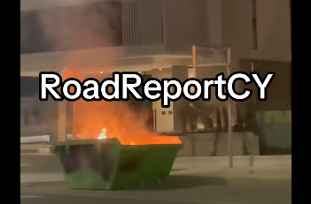 ΒΙΝΤΕΟ: Φωτιά σε σκιπ στην άκρη του δρόμου στον Άγιο Αθανάσιο Λεμεσού