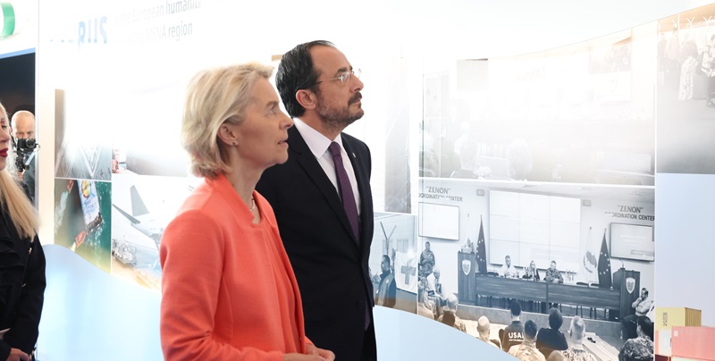 Σε εξέλιξη η συνέντευξη Τύπου ΠτΔ-Φον ντερ Λάιεν (ΒΙΝΤΕΟ)