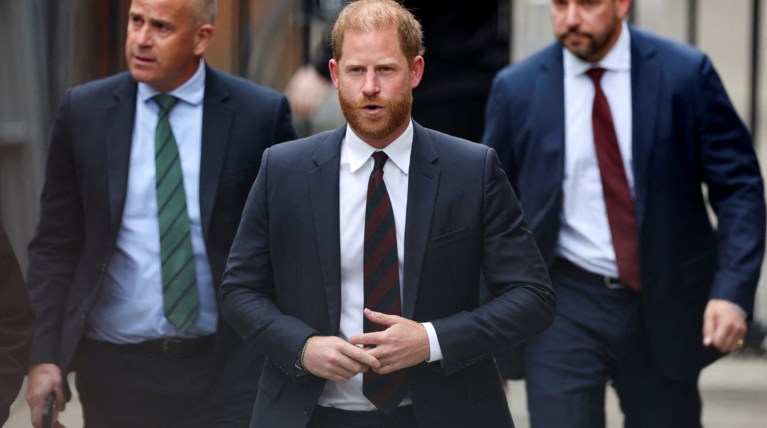 Πρίγκιπας Χάρι: Καταθέτει σε νέα δίκη εις βάρος των βρετανικών ταμπλόιντ