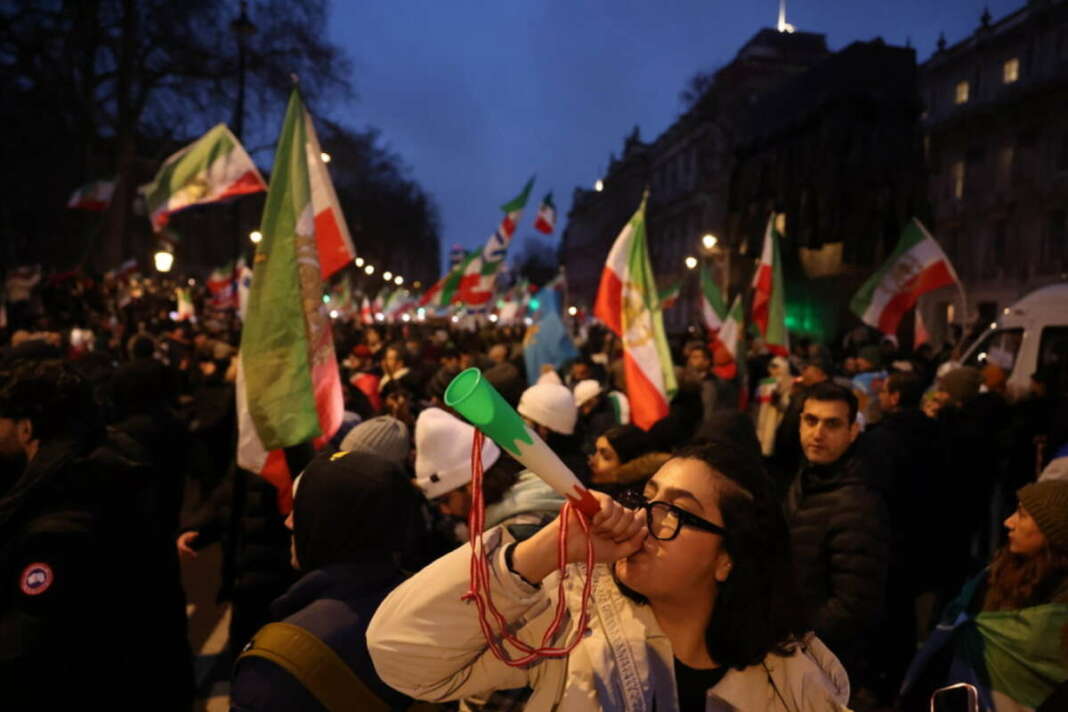 Γιατί οι γειτονικές του Ιράν χώρες φοβούνται ενδεχόμενα πλήγματα των ΗΠΑ