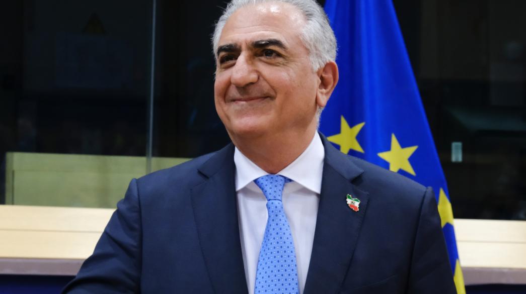 Ο γιος του τελευταίου σάχη ζητά από τη διεθνή κοινότητα πίεση στο Ιράν