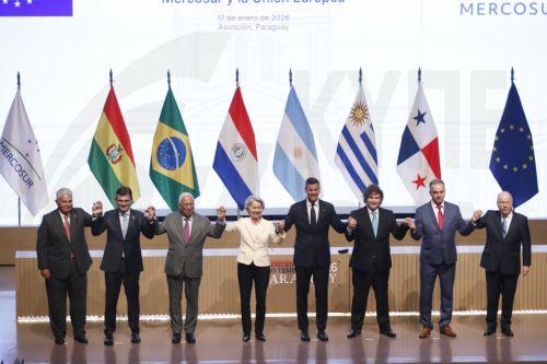 Κόστα και Ντερ Λάιεν υπέγραψαν στη Παραγουάη την εμπορική συμφωνία ΕΕ-Mercosur