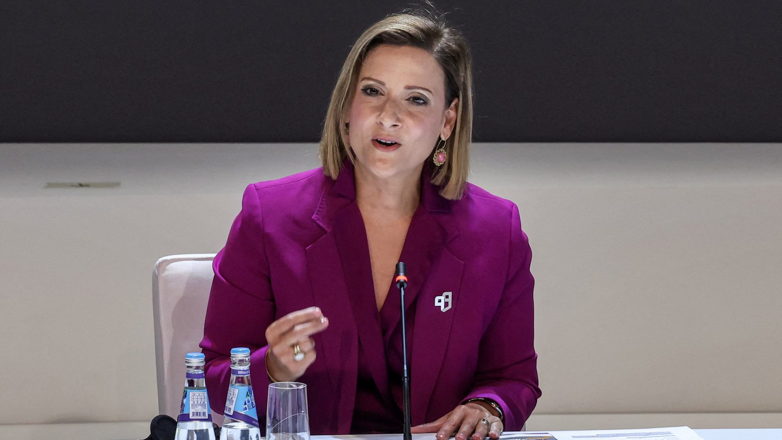 Απάντηση Τσικκίνη στην επιστολή Καρσερά: «Εκφοβισμός και φίμωση»