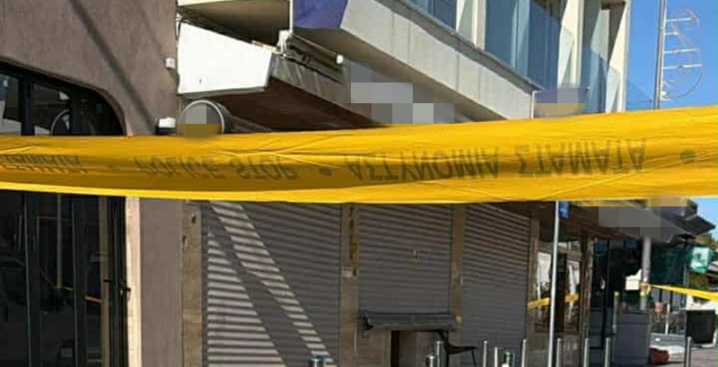 Χρειάστηκαν λιγότερο από 3 λεπτά οι κουκουλοφόροι για τη διάρρηξη χρυσοχοείου