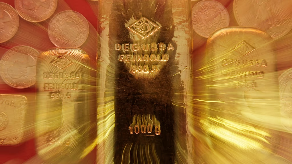 Precious Metals Surge to Record Highs Amid US-EU Greenland Dispute