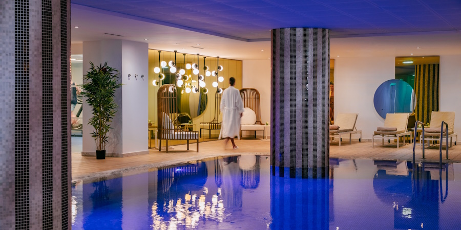 Ρομαντικές Αποδράσεις με την Louis Hotels!