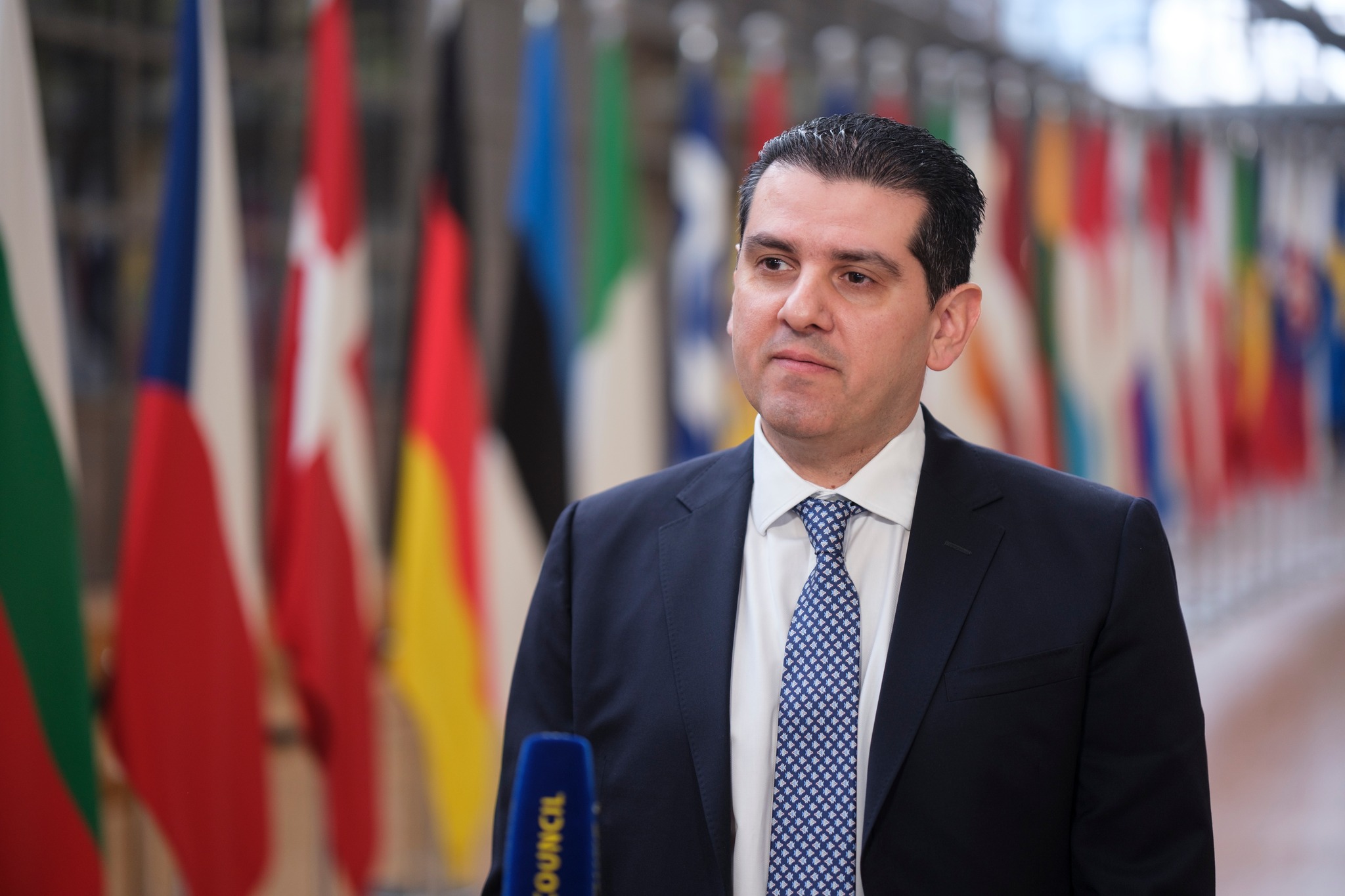 &Delta;&alpha;&mu;&iota;&alpha;&nu;ό&sigmaf;: &laquo;&Beta;&alpha;&sigma;&iota;&lambda;&iota;&kappa;ό &kappa;&alpha;&iota; GSI &delta;&epsilon;&nu; &epsilon;ί&nu;&alpha;&iota; &alpha;&nu;&tau;&alpha;&gamma;&omega;&nu;&iota;&sigma;&tau;&iota;&kappa;ά&raquo; - T&iota; &epsilon;ί&pi;&epsilon; &gamma;&iota;&alpha; Cyfield