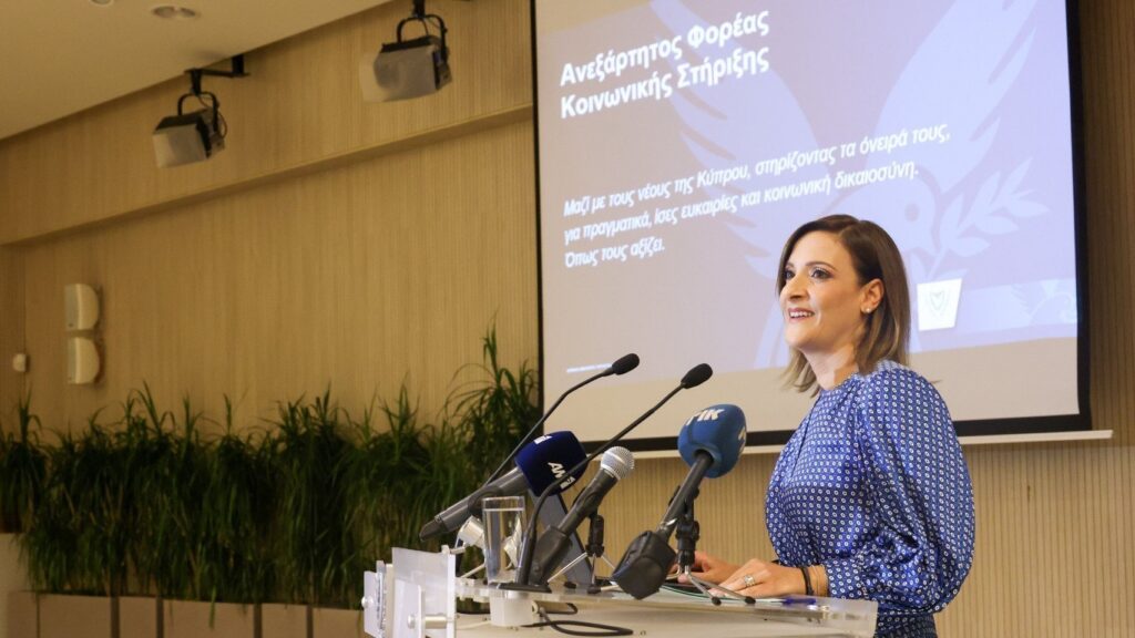 &Beta;&omicron;&upsilon;&lambda;ή: Έ&nu;&tau;&omicron;&nu;&epsilon;&sigmaf; &alpha;&nu;&tau;&iota;&pi;&alpha;&rho;&alpha;&theta;έ&sigma;&epsilon;&iota;&sigmaf; &gamma;&iota;&alpha; &Phi;&omicron;&rho;έ&alpha; - &Sigma;&eta;&kappa;ώ&theta;&eta;&kappa;&epsilon; &nu;&alpha; &phi;ύ&gamma;&epsilon;&iota; &omicron; &Gamma;&epsilon;&nu;&iota;&kappa;ό&sigmaf; &Lambda;&omicron;&gamma;&iota;&sigma;&tau;ή&sigmaf;