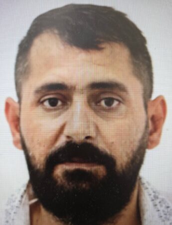 &Tau;&omicron;&nu; έ&chi;&epsilon;&tau;&epsilon; &delta;&epsilon;ί; Ά&phi;&alpha;&nu;&tau;&omicron;&sigmaf; &sigma;&upsilon;&nu;&epsilon;&chi;ί&zeta;&epsilon;&iota; &nu;&alpha; &pi;&alpha;&rho;&alpha;&mu;έ&nu;&epsilon;&iota; &omicron; Mahmoud Alfarez