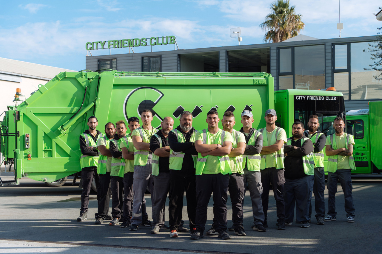 City Friends Club: &Alpha;&pi;&omicron;&mu;ά&kappa;&rho;&upsilon;&nu;&epsilon; 200 &tau;ό&nu;&omicron;&upsilon;&sigmaf; &alpha;&pi;&omicron;&beta;&lambda;ή&tau;&omega;&nu; &sigma;&epsilon; ό&lambda;&eta; &tau;&eta;&nu; &Kappa;ύ&pi;&rho;&omicron; &tau;&omicron; 2025