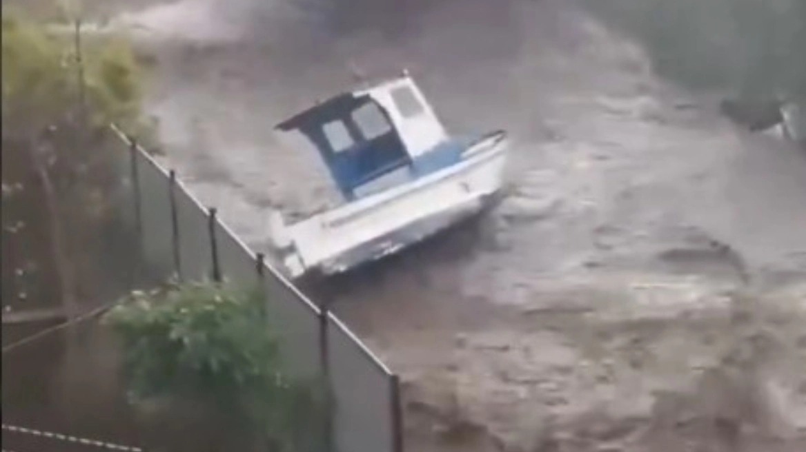 &Iota;&tau;&alpha;&lambda;ί&alpha;: &Sigma;&chi;&epsilon;&delta;ό&nu; 1 &delta;&iota;&sigmaf; &omicron;&iota; &zeta;&eta;&mu;&iota;έ&sigmaf; &alpha;&pi;&omicron; &tau;&eta;&nu; &kappa;&alpha;&kappa;&omicron;&kappa;&alpha;&iota;&rho;ί&alpha; &sigma;ύ&mu;&phi;&omega;&nu;&alpha; &mu;&epsilon; &nu;έ&omicron; &alpha;&pi;&omicron;&lambda;&omicron;&gamma;&iota;&sigma;&mu;ό