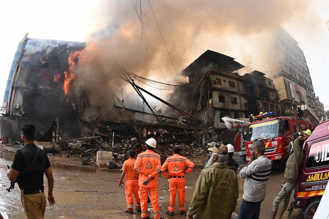 &Pi;&upsilon;&rho;&kappa;&alpha;&gamma;&iota;ά &sigma;&epsilon; &epsilon;&mu;&pi;&omicron;&rho;&iota;&kappa;ό &kappa;έ&nu;&tau;&rho;&omicron; &sigma;&tau;&omicron; &Pi;&alpha;&kappa;&iota;&sigma;&tau;ά&nu;: 67 &nu;&epsilon;&kappa;&rho;&omicron;ί