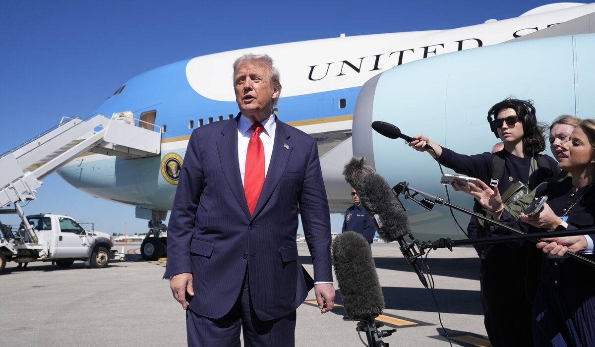 &Nu;έ&alpha; SUV &kappa;&alpha;&iota; &alpha;&epsilon;&rho;&omicron;&pi;&lambda;ά&nu;&omicron; &gamma;&iota;&alpha; &tau;&omicron;&nu; &Tau;&rho;&alpha;&mu;&pi; &ndash; &Epsilon;&nu;&iota;&sigma;&chi;ύ&epsilon;&tau;&alpha;&iota; &omicron; &sigma;&tau;ό&lambda;&omicron;&sigmaf; &mu;&epsilon;&tau;&alpha;&phi;&omicron;&rho;ά&sigmaf; &tau;&omicron;&upsilon;