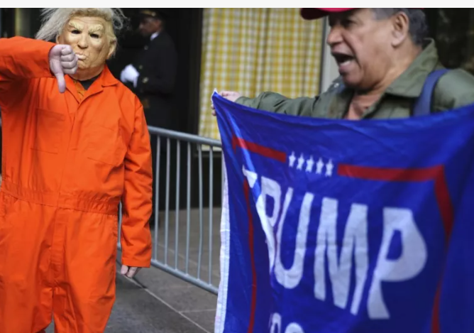 Η δημοτικότητα του Τραμπ συνεχίζει να βυθίζεται, ζήτημα προς ζήτημα