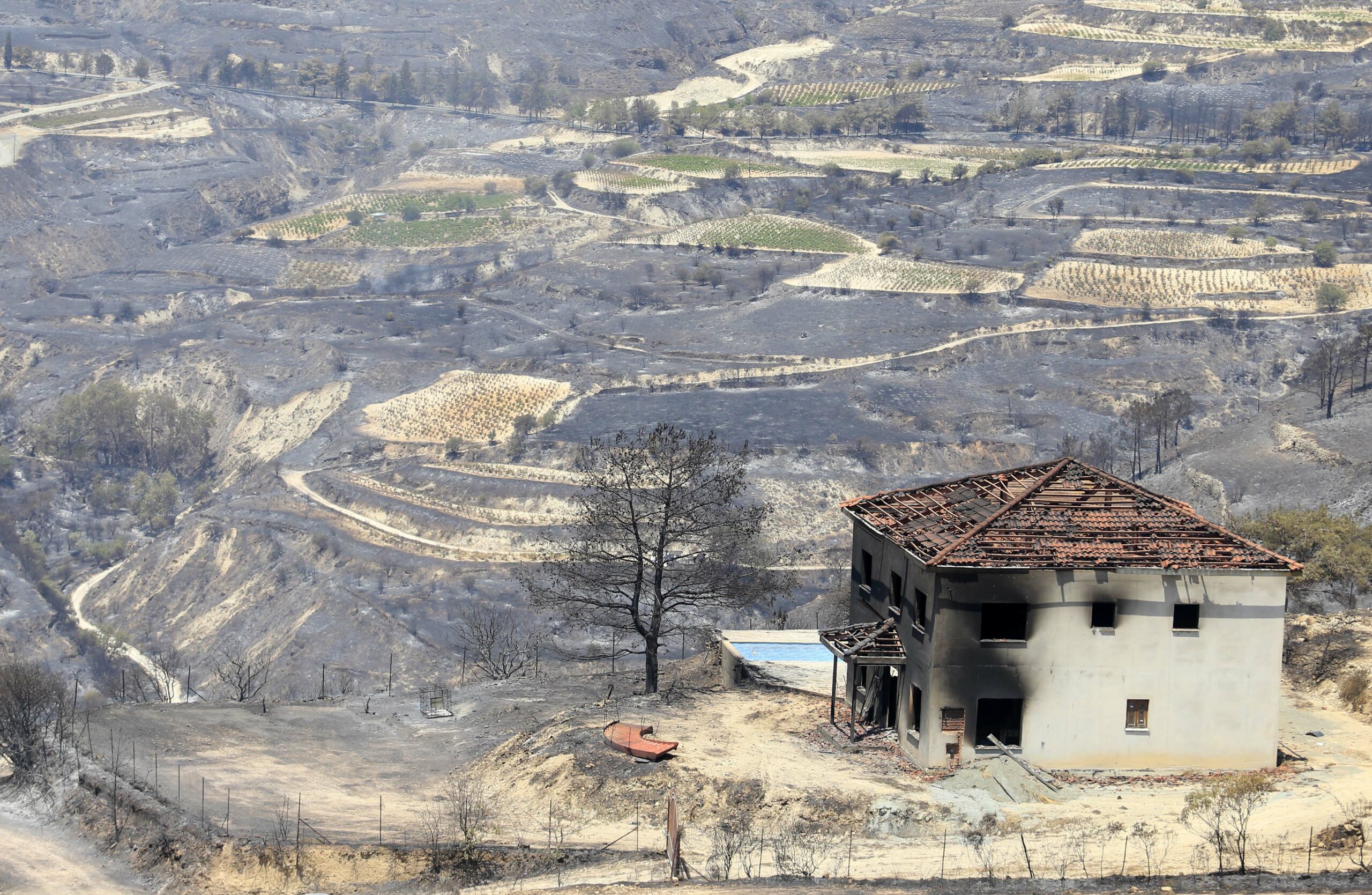Πυρκαγιές Λεμεσού: Δόθηκαν 17.4 εκατομμύρια ευρώ για στήριξη στους πληγέντες