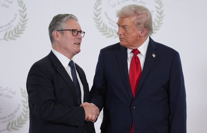 Στάρμερ: Προσβλητικές οι δηλώσεις Τραμπ σχετικά με το Αφγανιστάν