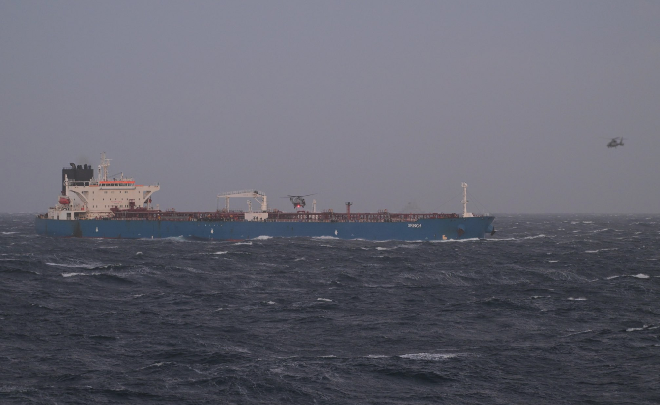 Καρέ καρέ η κατάληψη του ρωσικού τάνκερ-Βίντεο από την επιχείρηση των Γάλλων