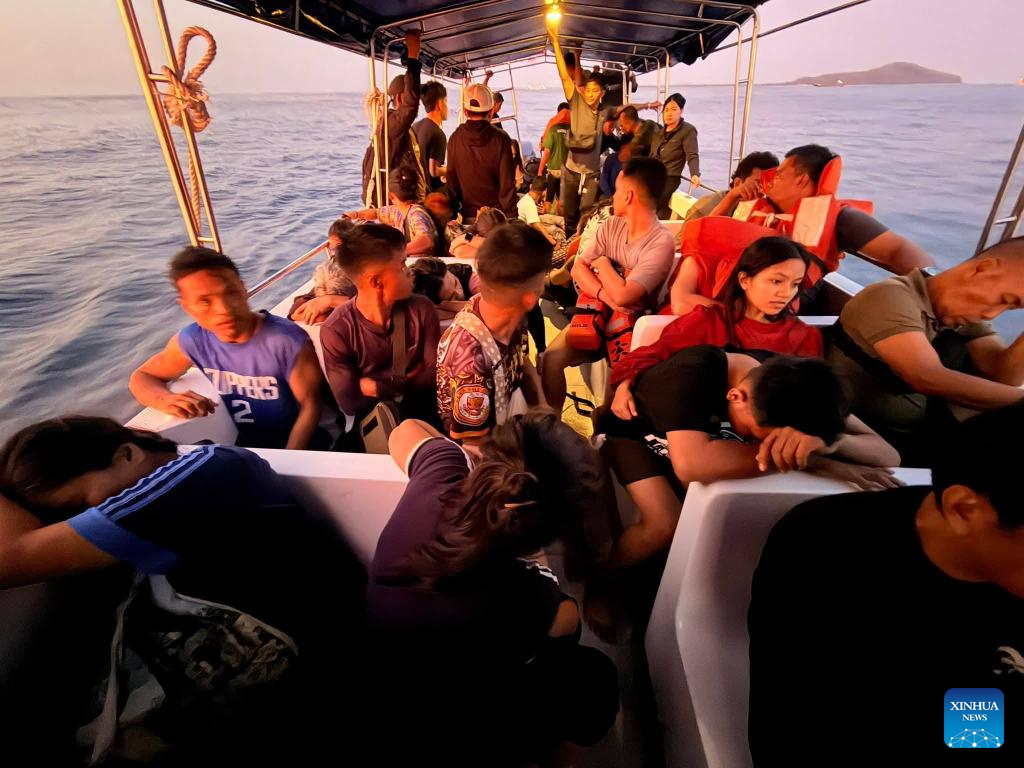 Φιλιππίνες: Τουλάχιστον 15 νεκροί και 28 αγνοούμενοι σε ναυάγιο πορθμείου