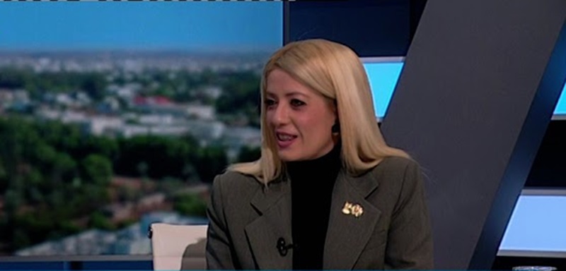 &Alpha;&nu;&nu;ί&tau;&alpha; &gamma;&iota;&alpha; &upsilon;&pi;ό&theta;&epsilon;&sigma;&eta; &Phi;&alpha;ί&delta;&omega;&nu;&alpha;: &laquo;&Epsilon;&upsilon;&alpha;&gamma;&gamma;έ&lambda;&iota;&omicron; &gamma;&iota;&alpha; &mu;&alpha;&sigmaf; &eta; &sigma;ύ&mu;&beta;&alpha;&sigma;&eta; &Kappa;&omega;&nu;&sigma;&tau;&alpha;&nu;&tau;&iota;&nu;&omicron;ύ&pi;&omicron;&lambda;&eta;&sigmaf;&raquo;