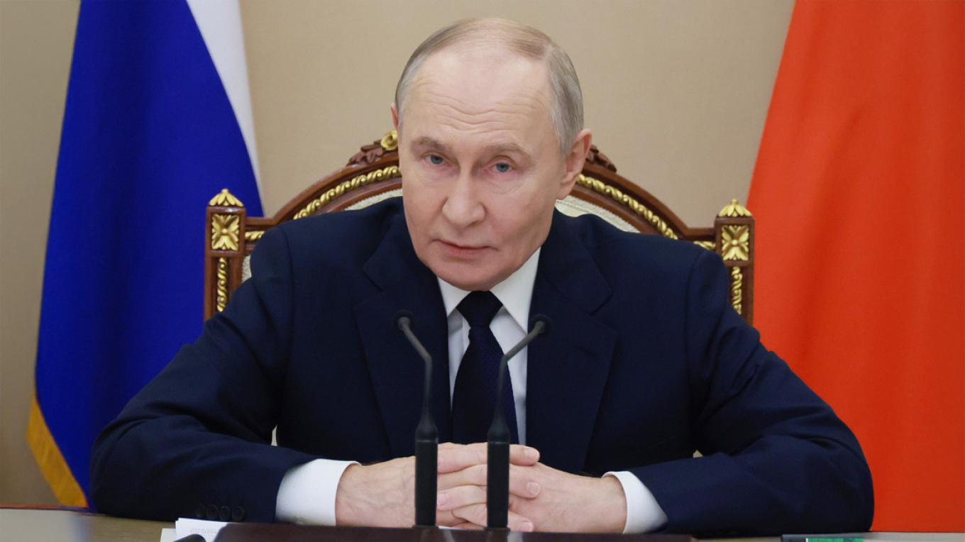 &Kappa;&rho;&epsilon;&mu;&lambda;ί&nu;&omicron;: &Delta;ώ&sigma;&tau;&epsilon; &mu;&alpha;&sigmaf; &omicron;&lambda;ό&kappa;&lambda;&eta;&rho;&omicron; &tau;&omicron; &Nu;&tau;&omicron;&nu;&mu;&pi;ά&sigmaf; &gamma;&iota;&alpha; &nu;&alpha; &sigma;&upsilon;&mu;&phi;&omega;&nu;ή&sigma;&omicron;&upsilon;&mu;&epsilon;