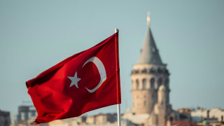 &Tau;&omicron;&upsilon;&rho;&kappa;&iota;&kappa;ό&sigmaf; &Tau;ύ&pi;&omicron;&sigmaf;: &Sigma;&tau;&omicron; &sigma;&tau;ό&chi;&alpha;&sigma;&tau;&rho;&omicron; &Mu;&alpha;&rho;&iota;&nu;ά&kappa;&eta;&sigmaf; &kappa;&alpha;&iota; &omicron; &Delta;έ&nu;&delta;&iota;&alpha;&sigmaf;