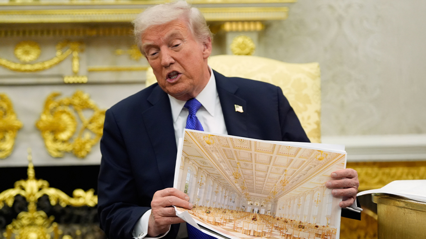 &Tau;&rho;&alpha;&mu;&pi;: &Chi;&tau;ί&zeta;&omega; &mu;ί&alpha; &alpha;&pi;ό &tau;&iota;&sigmaf; &mu;&epsilon;&gamma;&alpha;&lambda;ύ&tau;&epsilon;&rho;&epsilon;&sigmaf; &kappa;&alpha;&iota; &omega;&rho;&alpha;&iota;ό&tau;&epsilon;&rho;&epsilon;&sigmaf; &alpha;ί&theta;&omicron;&upsilon;&sigma;&epsilon;&sigmaf; &chi;&omicron;&rho;&omicron;ύ &sigma;&tau;&omicron;&nu; &kappa;ό&sigma;&mu;&omicron;