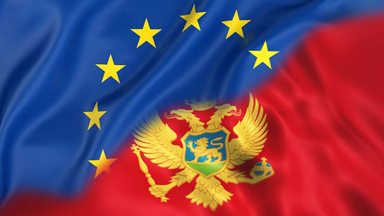 &Sigma;&upsilon;&mu;&beta;&omicron;ύ&lambda;&iota;&omicron; &Epsilon;&Epsilon;: &Tau;&omicron; 13&omicron; &kappa;&epsilon;&phi;ά&lambda;&alpha;&iota;&omicron; &kappa;&lambda;&epsilon;ί&nu;&epsilon;&iota; &gamma;&iota;&alpha; &tau;&omicron; &Mu;&alpha;&upsilon;&rho;&omicron;&beta;&omicron;ύ&nu;&iota;&omicron; &sigma;&tau;&eta;&nu; &pi;&omicron;&rho;&epsilon;ί&alpha; έ&nu;&tau;&alpha;&xi;&eta;&sigmaf;