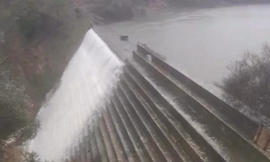 Υπερχείλισε το φράγμα Κάτω Πύργου Τηλλυρίας