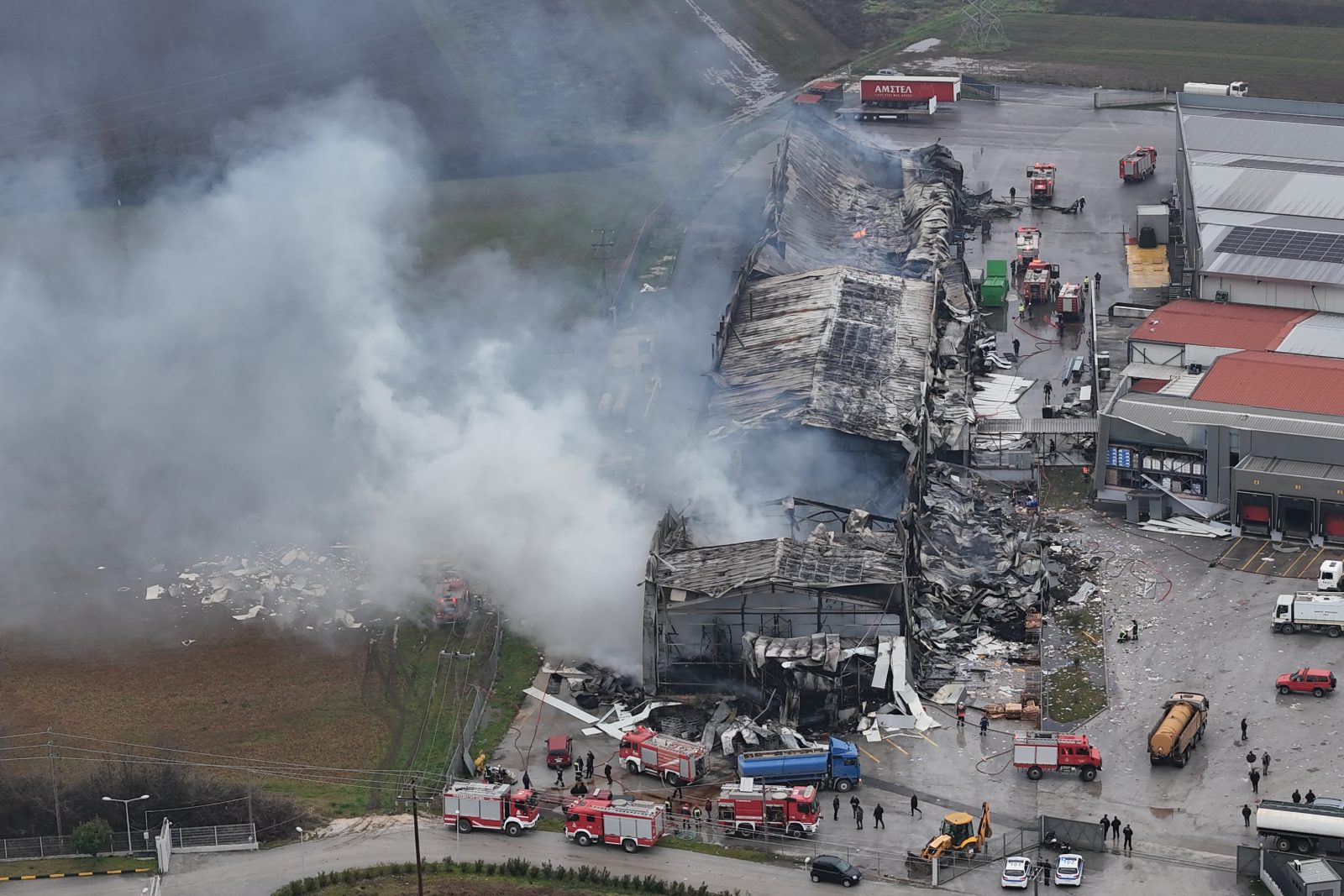 Ελλάδα: Σε διαρροή αερίου οφείλεται η έκρηξη στο εργοστάσιο Βιολάντα