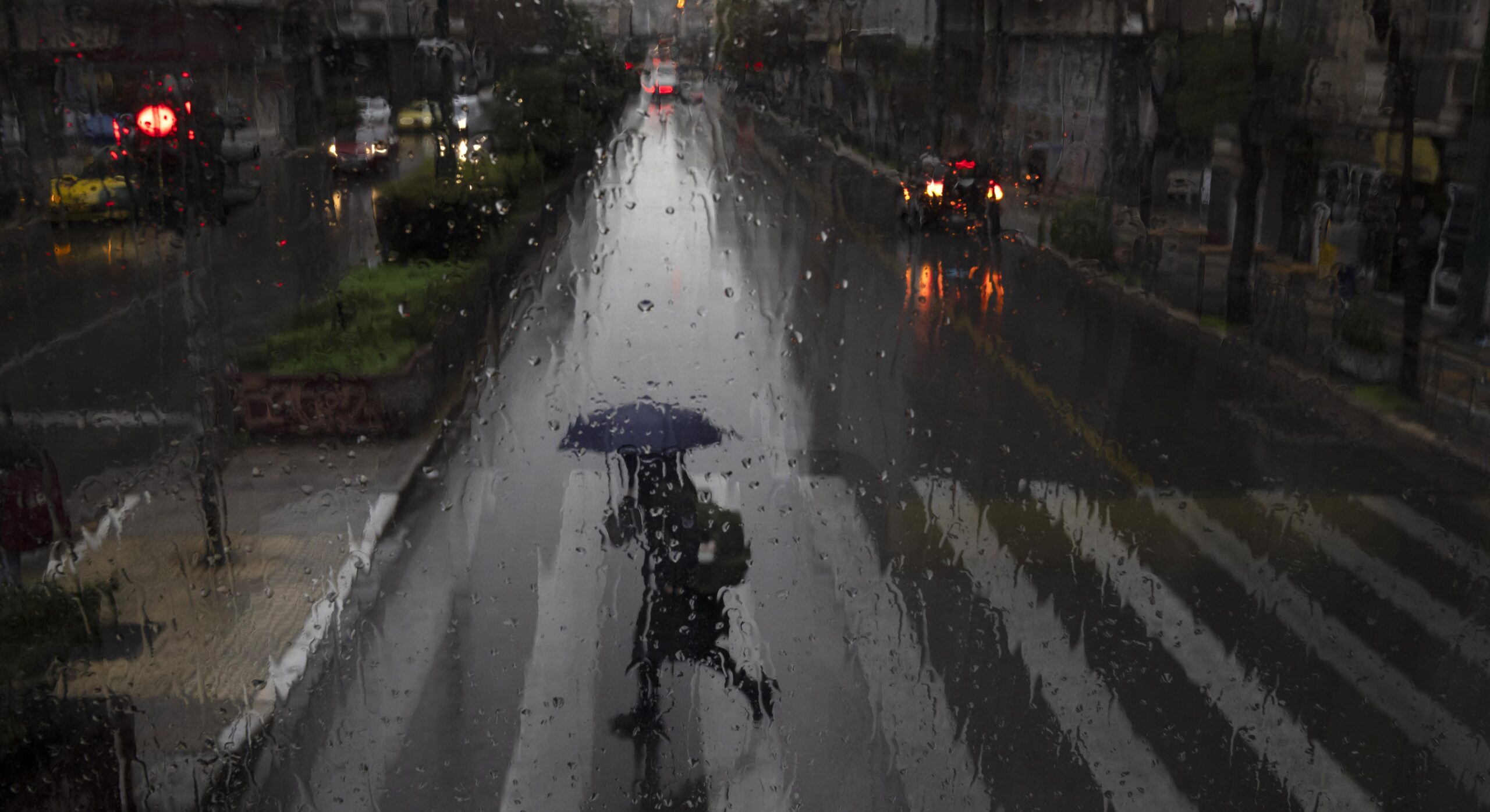 Βροχές, καταιγίδες και χιόνια στο καιρικό μενού απόψε - Αναλυτικά η πρόγνωση