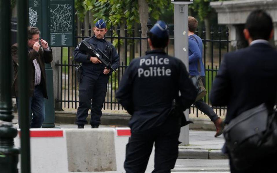 &Beta;έ&lambda;&gamma;&iota;&omicron;: &Sigma;&upsilon;&nu;έ&lambda;&alpha;&beta;&alpha;&nu; &Gamma;ά&lambda;&lambda;&omicron;, 17 &chi;&rho;ό&nu;&iota;&alpha; &mu;&epsilon;&tau;ά &tau;&eta;&nu; &epsilon;&xi;&alpha;&phi;ά&nu;&iota;&sigma;&eta; &tau;&eta;&sigmaf; &sigma;&upsilon;&nu;&tau;&rho;ό&phi;&omicron;&upsilon; &tau;&omicron;&upsilon;