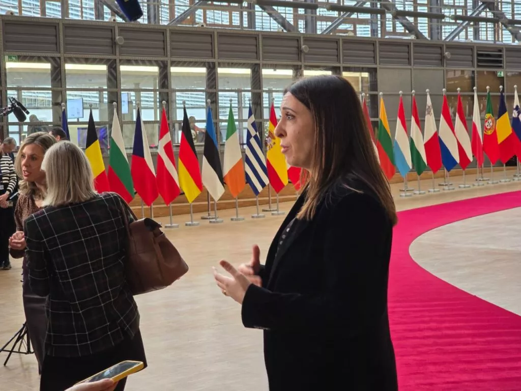 &Rho;&alpha;&omicron;&upsilon;&nu;ά &sigma;&tau;&eta;&nu; LIBE: &Eta; &epsilon;&pi;&iota;&tau;&upsilon;&chi;ί&alpha; &theta;&alpha; &kappa;&rho;&iota;&theta;&epsilon;ί &alpha;&pi;ό &tau;&eta;&nu; &epsilon;&mu;&pi;&iota;&sigma;&tau;&omicron;&sigma;ύ&nu;&eta; &pi;&omicron;&upsilon; &theta;&alpha; &omicron;&iota;&kappa;&omicron;&delta;&omicron;&mu;&eta;&theta;&epsilon;ί